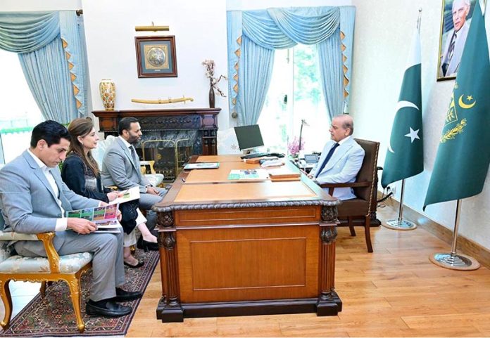 Federal Minister for National Health Syed Mustafa Kamal and Prime Minister's Focal Person on Polio Eradication Ayesha Raza Farooq called on Prime Minister Muhammad Shehbaz Sharif