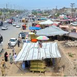 Vendors have occupied the Pirwadhai bus stop, forcing vehicles to stand on the road and disrupting traffic flow – a situation that demands immediate attention from authorities.