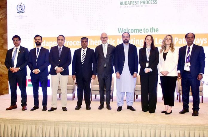 A group photo of important representatives in ‘Budapest Process Thematic Meeting on Legal Pathways for Migration’ with Federal Minister for Overseas Pakistanis, Chaudhary Salik Hussain