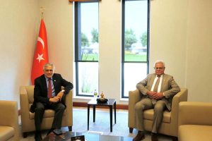 Deputy Prime Minister and Foreign Minister, Senator Mohammad Ishaq Dar, arrived in Istanbul to participate in the 51st Session of the Council of the Foreign Minister (CFM) of the Organization of Islamic Cooperation (OIC),Upon arrival He was received by Pakistan’s Ambassador to Turkiye, Dr. Yousaf Junaid , Consul General, Nauman Aslam and representative of Turkish Ministry of Foreign Affairs