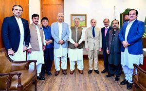 MNAs from PMLN Khel Das Kohistani, Dr. Darshan and Nelson Azeem, and MNAs from PPPP Ramesh Lal and Naveed Amir called on Prime Minister Muhammad Shehbaz Sharif.