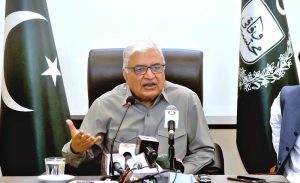 Federal Ombudsman Ejaz Ahmad Qureshi holds a meeting with office-bearers during his visit to the regional office.