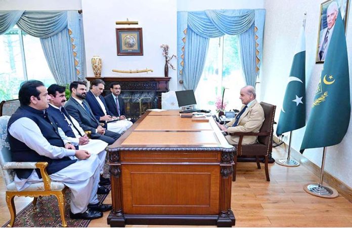 Member of the National Assembly Ahmad Attique Anwer calls on Prime Minister Muhammad Shehbaz Sharif. Federal Minister for Public Affairs Unit Rana Mubashar Iqbal, Minister of State for Power Abdul Rehman Kanju and Special Assistant to the PM Talha Barki are also present
