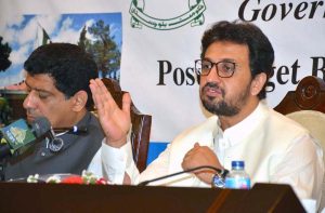 Balochistan Finance Minister Shoaib Nosherwani, accompanied by Minister for Planning and Development Mir Zahoor Buledi, government spokesperson Shahid Rind, and Secretary Finance Imran Zakuan, addresses a post-budget press briefing