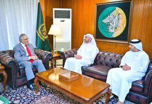 Deputy Prime Minister and Foreign Minister, Senator Mohammad Ishaq Dar, received a high-level UAE delegation led by Deputy Minister of Cabinet Affairs for Competitiveness and Knowledge Exchange, Abdullah Nasser Lootah, at MoFA