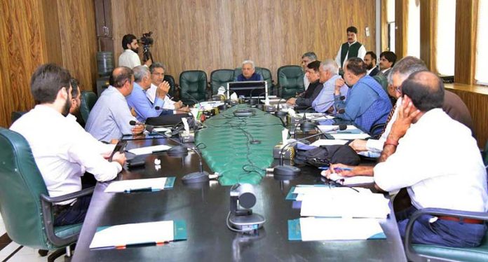 Federal Minister Rana Tanveer Hussain in a meeting with Pakistan Automotive Industry delegation on mechanized farming
