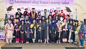 Chairman Punjab Land Records Authority Chaudhry Tariq Subhani and Vice Chancellor Dr. Shazia Bashir (GCWUS) distribute certificates among students during the 6th convocation of Government College Women University, at a private marquee