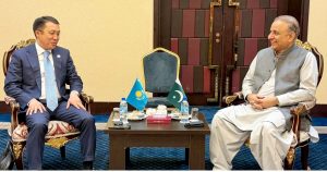 Pakistan, Iran ink MoU on communications cooperation at ECO Summit