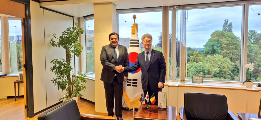 Amb. Qureshi discusses avenues to deepen Pakistan-NATO cooperation