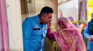 IG Rizvi visits homes of Police martyrs, honors families with Eid gifts