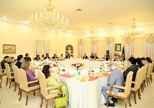 PM lauds Bilawal, delegation for exposing Indian propaganda