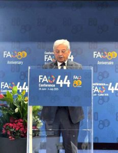Federal Minister Rana Tanveer Hussain delivering Pakistan's national statement at the 44th FAO Conference.