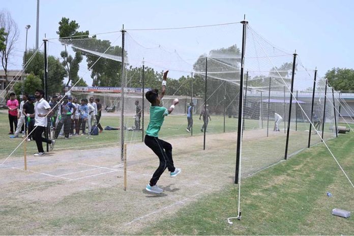 Young players giving the cricket trials for Prime Minister Youth program organized by Lahore Qalandars at Police Headquarter Ground