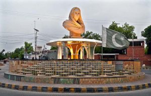 A beautiful view of the statue of former Prime Minister Shaheed Mohtarma Benazir Bhutto at Democracy Square