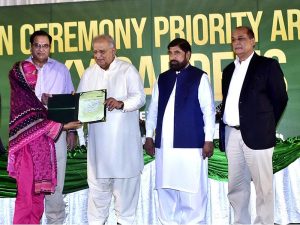 Federal Minister for Housing and Works, Mian Riaz Hussain Pirzada, hands over possession letters to allottees of the FGEHA’s housing scheme ‘Sky Gardens’ on Murree Expressway. The initiative marks a key milestone in providing affordable housing to government employees