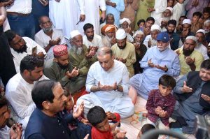 Federal Minister for Communications Abdul Aleem Khan is expressing condolences and offering Fateha to the family of Lance Naik Ghulam Saeed, martyred in the bus shooting in Balochistan