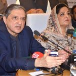 Chairman of the Senate Standing Committee on Finance and Revenue, Senator Saleem Mandviwalla, along with Senator Anusha Rehman, addresses a press conference at the Quetta Chamber of Commerce and Industry