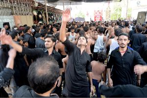 Mourners attending procession of 9th Muhrramul Harram at Latifabad