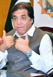 Federal Minister for Railways Hanif Abbasi addresses the ceremony during the signing of an agreement with PITBULL at the Committee Room of Railway Headquarters.