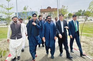 Sindh Chief Secretary Syed Asif Hyder Shah, along with Mayor Kashif Ali Shoro, visits the newly developed Forest Park at Jamshoro Road
