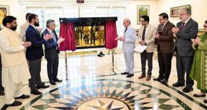 Prime Minister Muhammad Shehbaz Sharif unveils a commemorative plaque for the National Institute of Technology made in collaboration with Arizona State University
