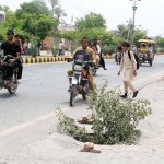An open manhole on a main road in Bahawalpur poses a serious threat to pedestrians and vehicles. Authorities are urged to take immediate action to prevent any mishap