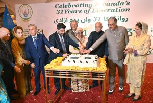 Chairman of Pakistan-China Institute & Pakistan-Africa Institute for Development and Research (PAIDAR) Mushahid Hussain Syed, Sindh Governor, Kamran Tessori and Rwanda High Commissioner in Pakistan Ms Harerimana Fatou along with other dignitaries cutting cake on the occasion of Celebrating Rwanda’s 31 Years of Liberation at Rwanda High Commission
