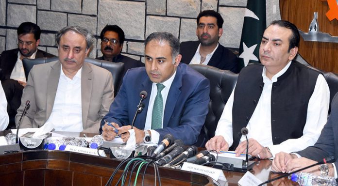 Minister of State for Finance & Railways & Head of PM Delivery Unit Bilal Azhar Kiyani, adresses Business Community at FPCCI event