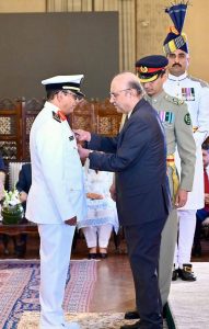 President Asif Ali Zardari conferring the award of Nishan-I-Imtiaz (Military) on the Vice Admiral Mohammed Bin Abdulrahman Al Ghoraibi, Chief of Royal Saudi Naval Forces during a special investiture ceremony, at Aiwan-e-Sadr.