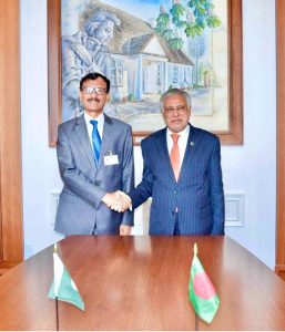 Deputy Prime Minister and Foreign Minister, Senator Mohammad Ishaq Dar, met with the Adviser for Foreign Affairs of the People’s Republic of Bangladesh, Md. Touhid Hossain, on the sidelines of the International conference on the Two-State Solution in the UN.