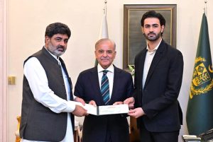 Khair Muhammad, Father of MMA Fighter Shahzaib Rind receives a cheque of Rs. 5 Million from Prime Minister Muhammad Shehbaz Sharif.