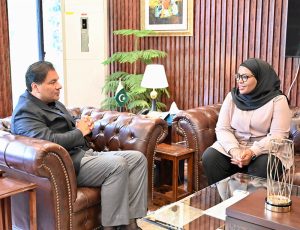 The High Commissioner of the Republic of Rwanda to Pakistan, Fatou Harerimana calls on the Chairman Capital Development Authority (CDA) and Chief Commissioner Islamabad, Muhammad Ali Randhawa at CDA Headquarters