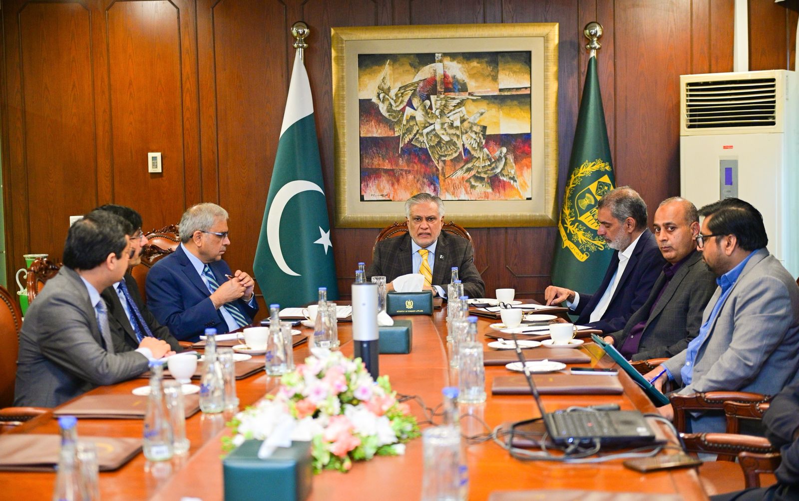 Govt resolved to promote hockey at local, international levels: Dar