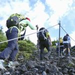 Final 3 Mt. Fuji trails open, 4,000 yen fee charged for all climbers