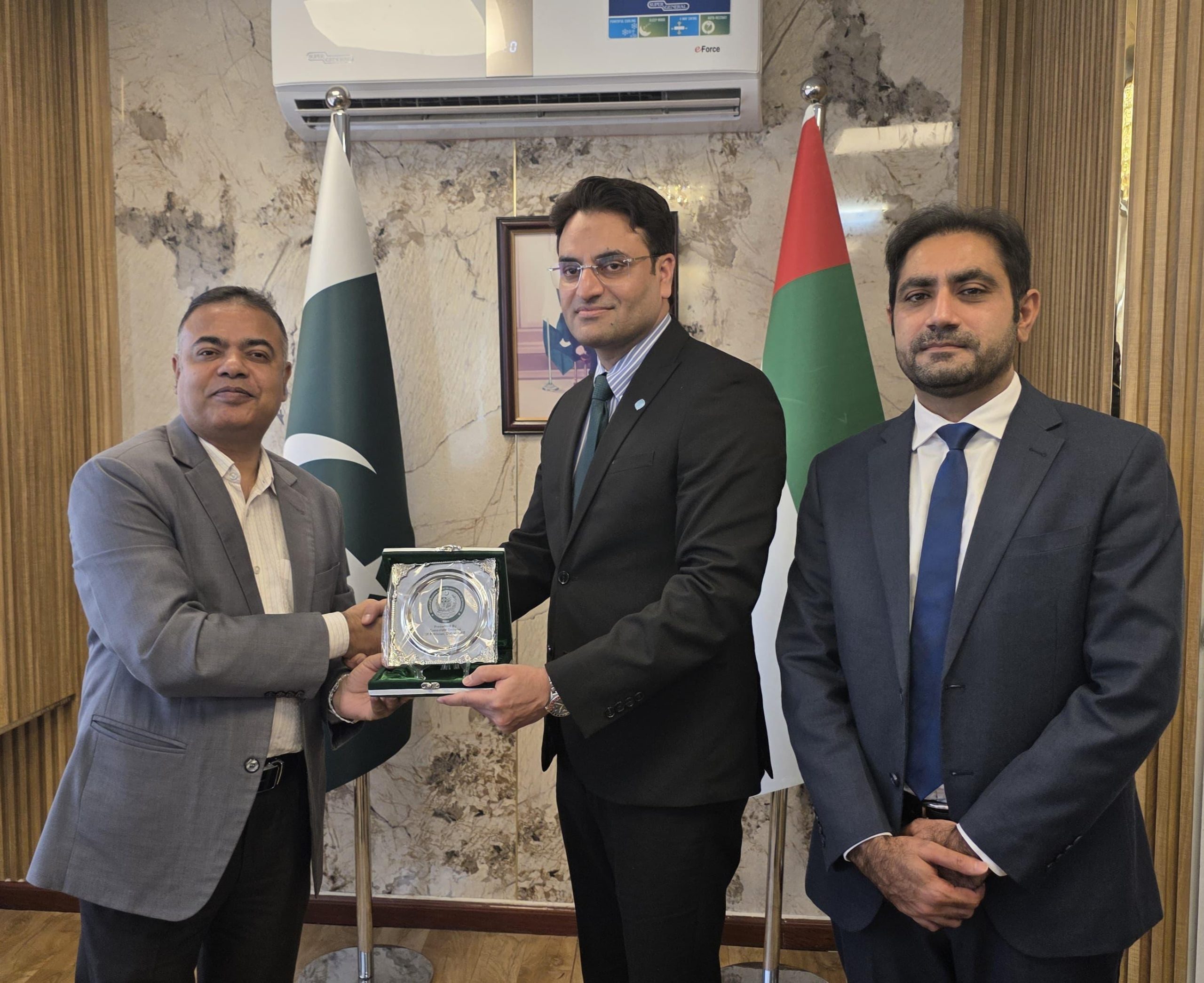 Pakistan, Bangladesh consulates in UAE discuss diaspora welfare