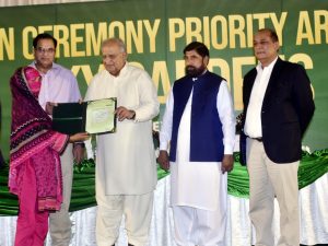 Housing minister hands over plot possession letters in Sky Gardens project