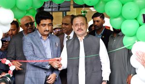 Sindh Information and Transport Minister Sharjeel Inam Memon and Minister for Culture and Tourism Syed Zulfikar Shah cutting ribbon to inaugurate Special Azadi Train from Karachi to Tharparkar