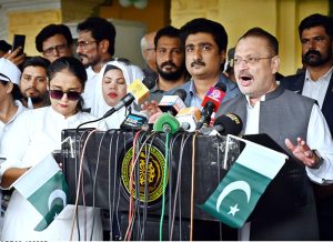 Sindh Information and Transport Minister Sharjeel Inam Memon and Minister for Culture and Tourism Syed Zulfikar Shah cutting ribbon to inaugurate Special Azadi Train from Karachi to Tharparkar