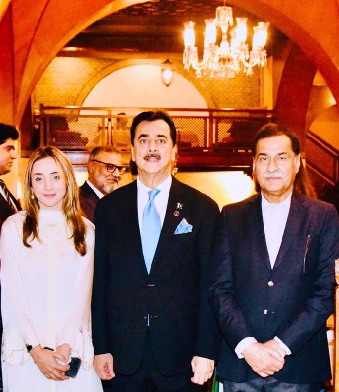 Group photo Chairman Senate Syed Yousaf Raza Gillani, Speaker National Assembly Sardar Ayaz Sadiq and Adviser IPR Misbah khar at Islamabad during diner reception