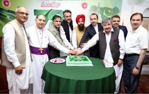 Provincial Finance Advisor Muzammil Aslam addressing the Independence Day ceremony organized by China Window