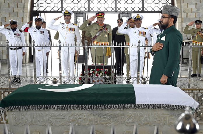 Corps Commander Karachi Lieutenant General Muhammad Avais Dastgir saluting after laying floral wreath and offering fateha at Mazar-e-Quaid in tribute to the Father of the Nation Quaid-e-Azam Muhammad Ali Jinnah during the 78th Independence Day of Pakistan celebrations