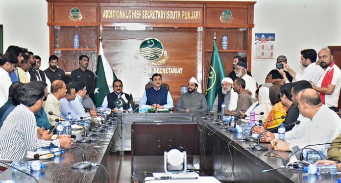 Chairman Senate Syed Yusuf Raza Gilani chairing a meeting with members of the Pakistan Federal Union of Journalists (PFUJ) at the South Punjab Secretariat