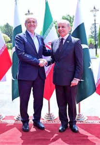 Prime Minister Muhammad Shehbaz Sharif receives the President of Iran H.E. Dr. Masoud Pezeshkian at the Prime Minister's House