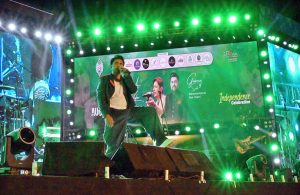 Sindh Governor Kamran Tessori addressing participants during the mega event of Pakistan Independence Day and ‘Maarka-e-Haq’ grand celebration at Bag-e-Musta Ground. APP/AKS/MAF/TZD/SSH