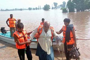 Rescue 1122 personnel evacuate residents and their animals from flood-hit areas to safer locations after the River Chenab overflowed, as rising water levels triggered by heavy rains and the opening of Indian floodgates crossed the danger mark