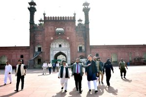 U.S. Consul General Stetson Sanders is warmly welcomed by Khateeb Badshahi Mosque, Syed Muhammad Abdul Khabeer Azad, during his visit to the historic 17th-century Badshahi Mosque.