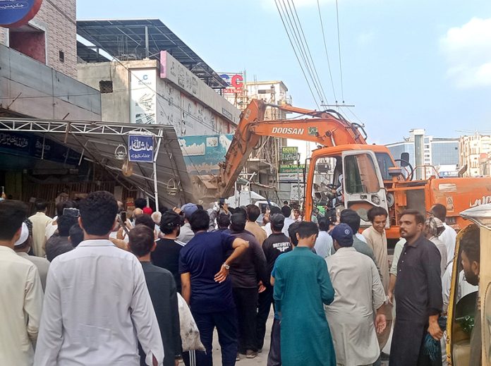 The Capital Development Authority (CDA) is conducting anti-encroachment operations in Ghouri Town and various areas of Islamabad, to remove illegal constructions and restore public spaces. These operations are part of a larger effort to improve urban management, maintain public safety, and ensure the smooth flow of traffic and pedestrian movement
