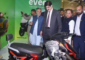 Sindh Chief Minister Syed Murad Ali Shah, along with Minister Saeed Ghani and KCCI office bearers, inaugurates the ‘My Karachi – Oasis of Harmony Exhibition 2025’.