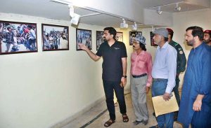 Vice Chancellor of Government College Women University Faisalabad (GCWUF), Prof. Dr. Kanwal Amin, leads a walk organized in connection with Yaum-e-Istehsal-e-Kashmir (Kashmir Exploitation Day) at GCWUF.