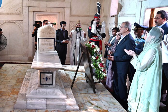Iranian President Dr. Masoud Pezeshkian and Punjab Chief Minister Maryam Nawaz Sharif, along with their respective delegations, laid floral wreaths at Mazar-e-Iqbal and offered Dua to pay homage to the visionary philosopher-poet, Allama Dr. Muhammad Iqbal